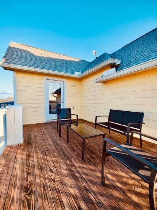 Sunny Delight - Sleeps 10 - Generous Space! Bolivar Peninsula Экстерьер фото