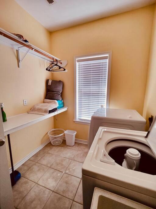 Sunny Delight - Sleeps 10 - Generous Space! Bolivar Peninsula Экстерьер фото