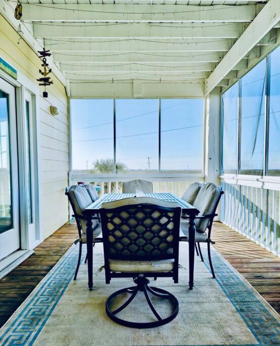 Sunny Delight - Sleeps 10 - Generous Space! Bolivar Peninsula Экстерьер фото