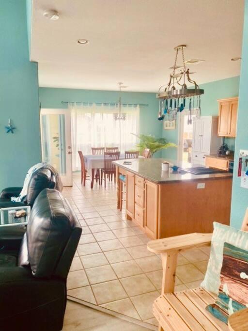 Sunny Delight - Sleeps 10 - Generous Space! Bolivar Peninsula Экстерьер фото