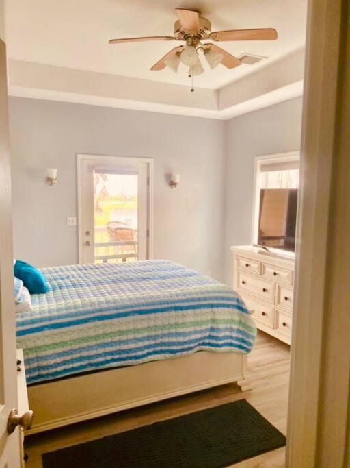Sunny Delight - Sleeps 10 - Generous Space! Bolivar Peninsula Экстерьер фото